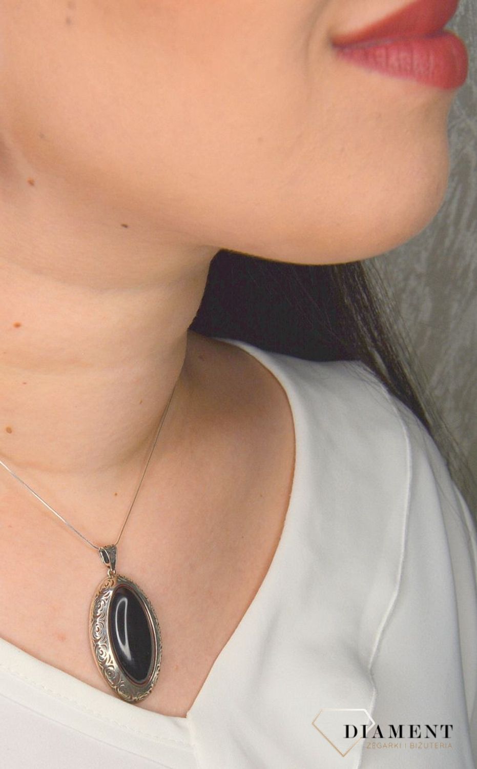 Srebrna zawieszka onyks z otoczką ze srebra z wzorem DIA-ZAW-2927-925.jpg