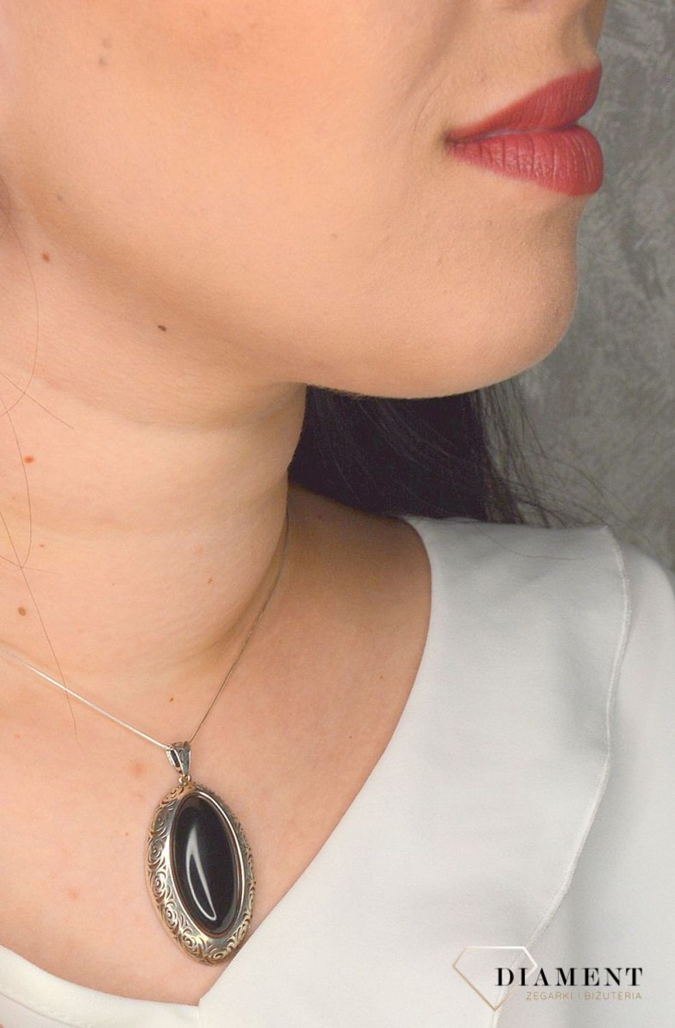 Srebrna zawieszka onyks z otoczką ze srebra z wzorem DIA-ZAW-2927-925.jpg