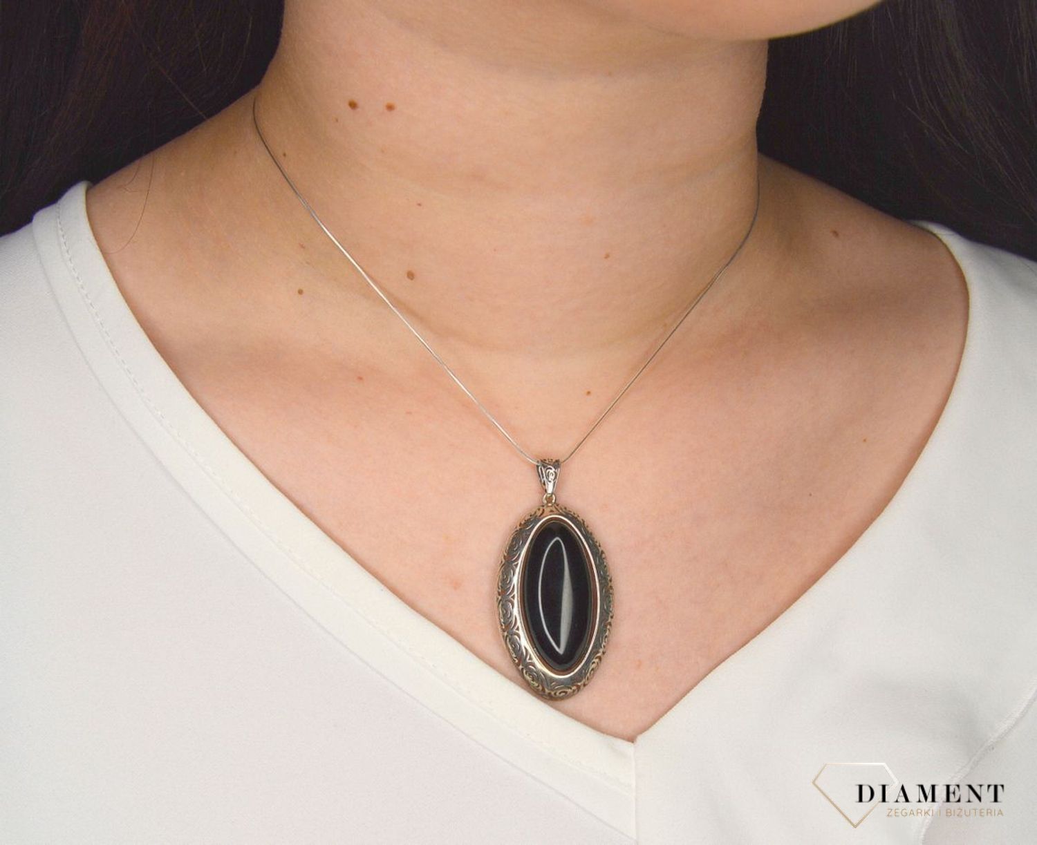 Srebrna zawieszka onyks z otoczką ze srebra z wzorem DIA-ZAW-2927-925.jpg