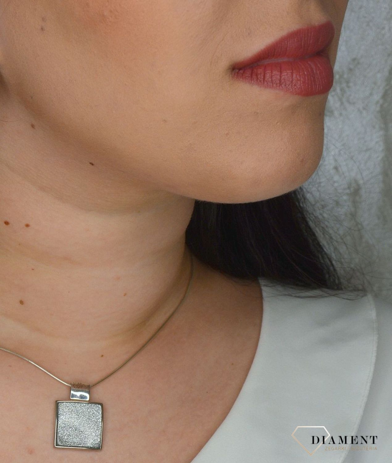 Srebrna zawieszka kwadrat ozdobiony brokatem DIA-ZAW-2929-925.jpg