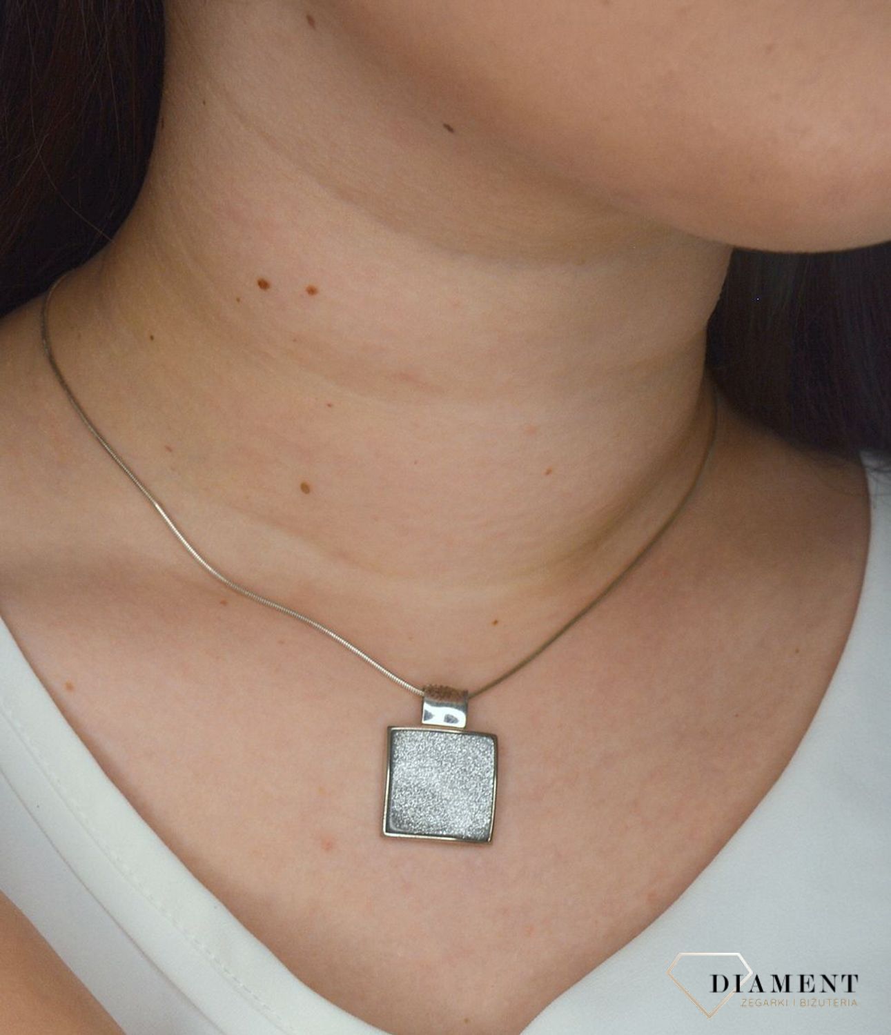 Srebrna zawieszka kwadrat ozdobiony brokatem DIA-ZAW-2929-925.jpg