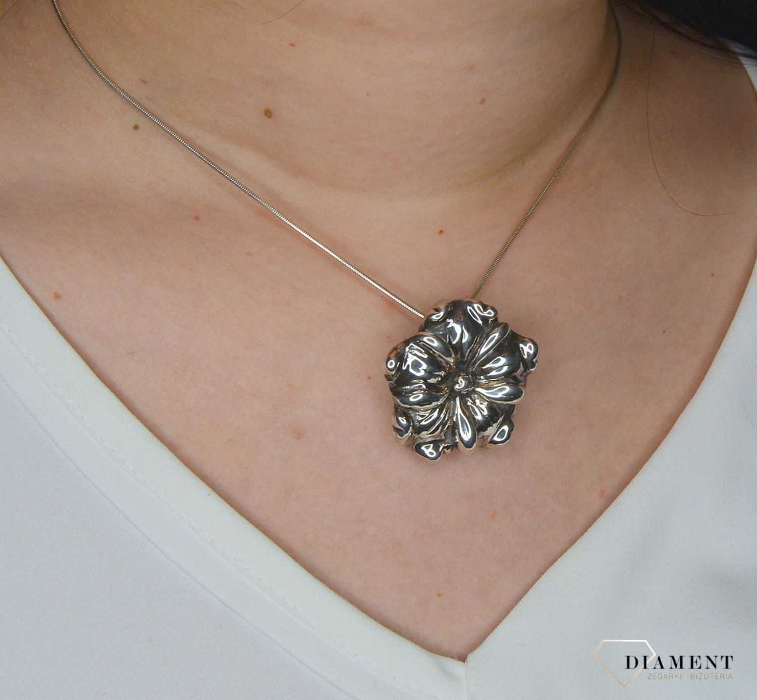 Srebrna zawieszka damska 'Duży dmuchany kwiat' DIA-ZAW-2937-925.jpg