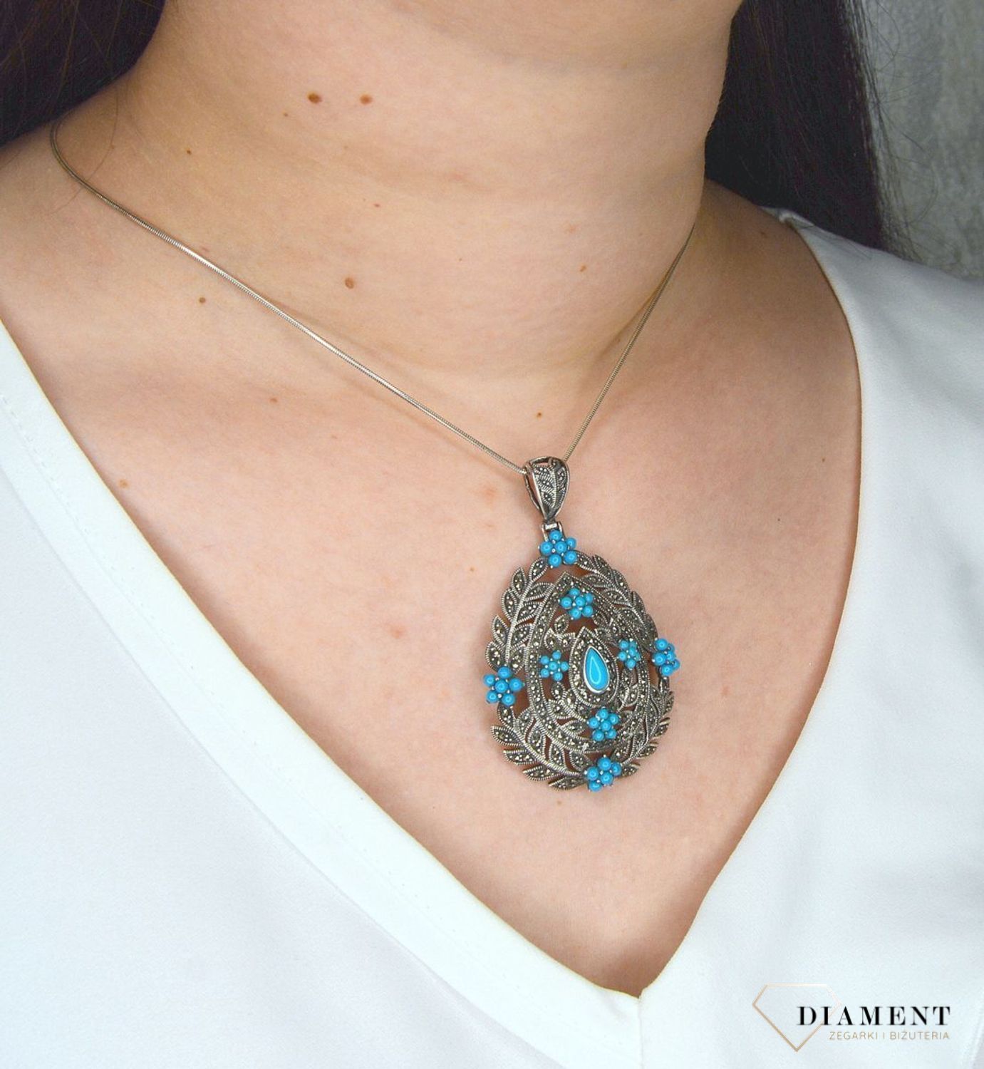 Zawieszka damska duża Markazyty niebieski kwiaty DIA-ZAW-2939-925.jpg