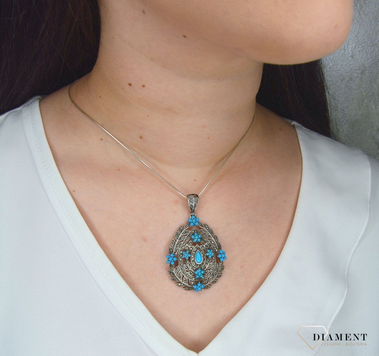 Zawieszka damska duża Markazyty niebieski kwiaty DIA-ZAW-2939-925.jpg