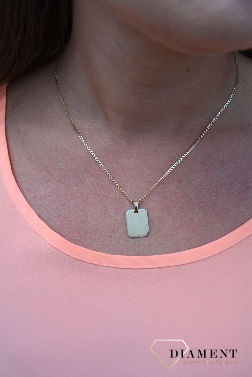 Zawieszka blaszka próby 333 DIA-ZAW-3052-333. Złoty wisiorek w kształcie prostokątnej blaszki. Wisiorek ten to idealny pomysł na prezent, którym wyjawimy swoje uczucia..jpg