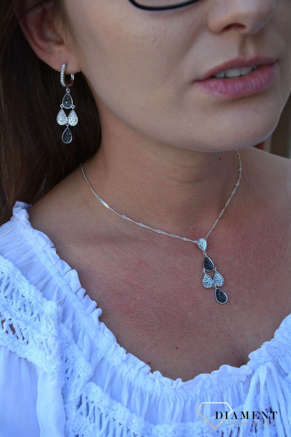 Srebrna zawieszka z czarnymi cyrkoniami DIA-ZAW-3086-925.jpg