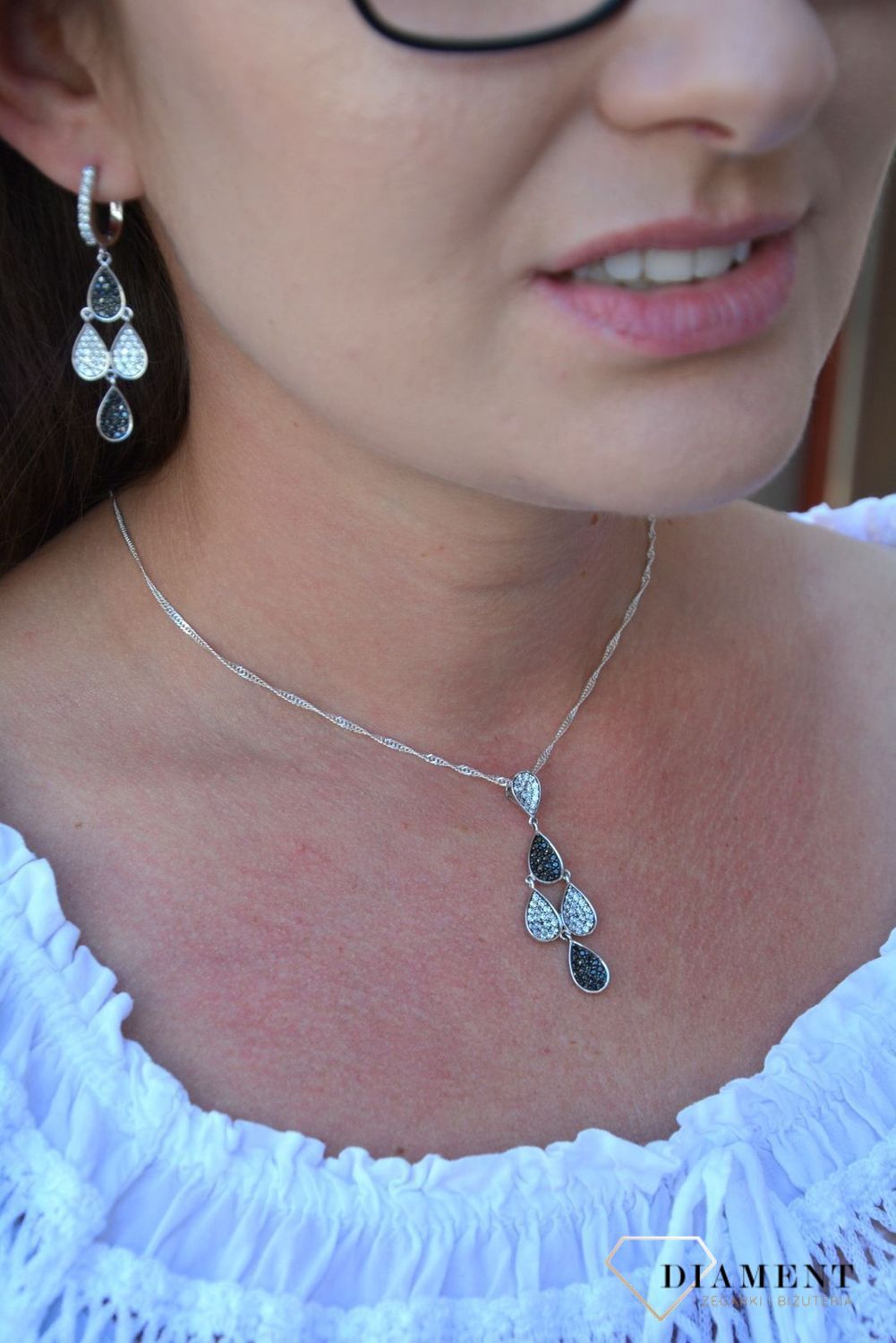 Srebrna zawieszka z czarnymi cyrkoniami DIA-ZAW-3086-925.jpg