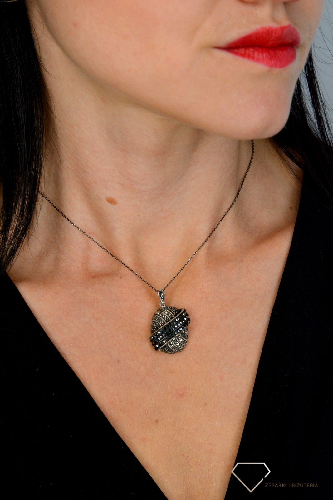 Srebrna zawieszka okrągła markazyty DIA-ZAW-3093-925.jpg