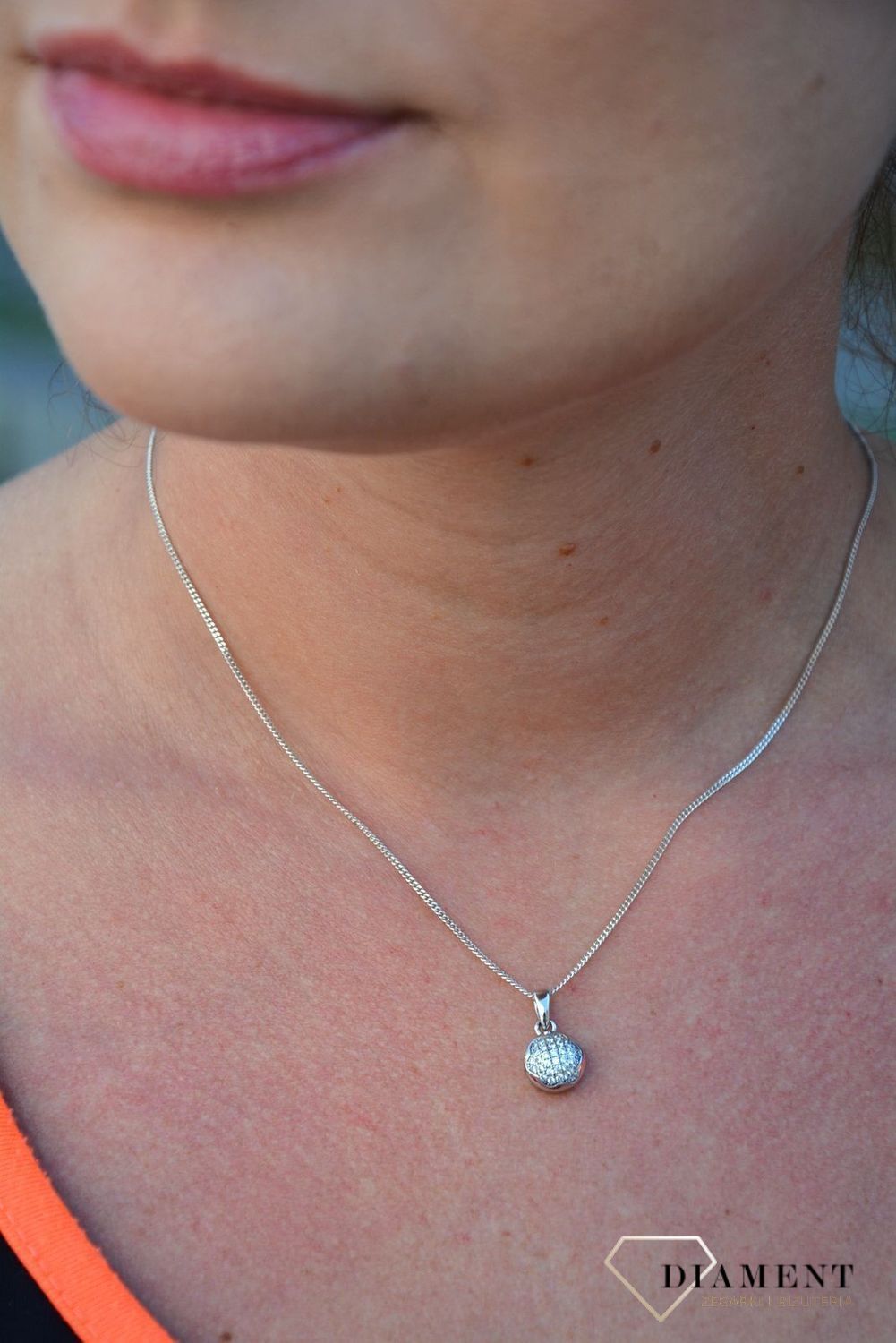 Srebrna zawieszka ozdobiona cyrkonią DIA-ZAW-3182-925.jpg