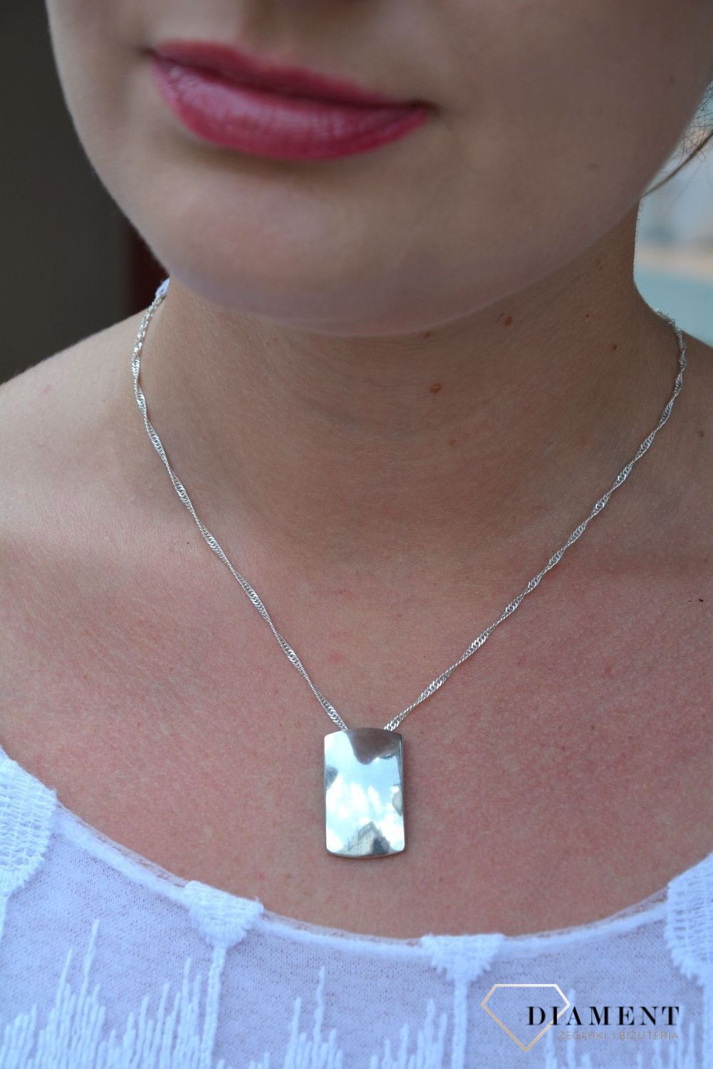 Zawieszka srebrna prostokątna blaszka DIA-ZAW-3184-925. Zawieszka srebrna damska. Zawieszka prosta blaszka. Zawieszka srebrna blaszka. Blaszka gładka. Wisiorek gładka blaszka. Zawieszka idealna na prezent..jpg