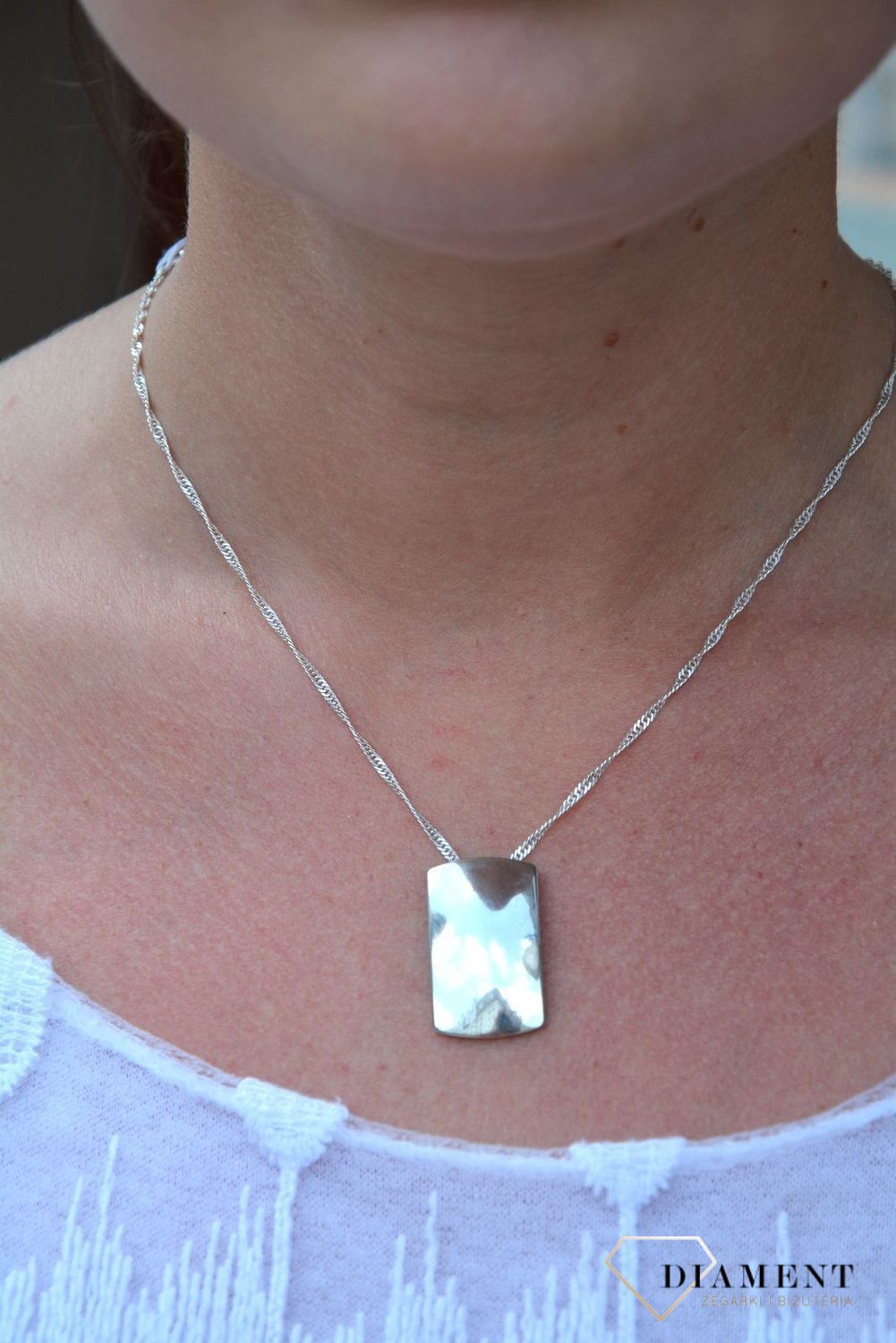 Zawieszka srebrna prostokątna blaszka DIA-ZAW-3184-925. Zawieszka srebrna damska. Zawieszka prosta blaszka. Zawieszka srebrna blaszka. Blaszka gładka. Wisiorek gładka blaszka. Zawieszka idealna na prezent..jpg