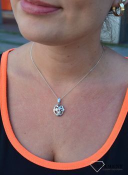 Srebrna zawieszka puzderko z motylkami DIA-ZAW-3193-925. Zawieszka srebrna typu puzderko. Puzderko zostało wykonane z najwyższej jakości srebra próby 925 (1).JPG