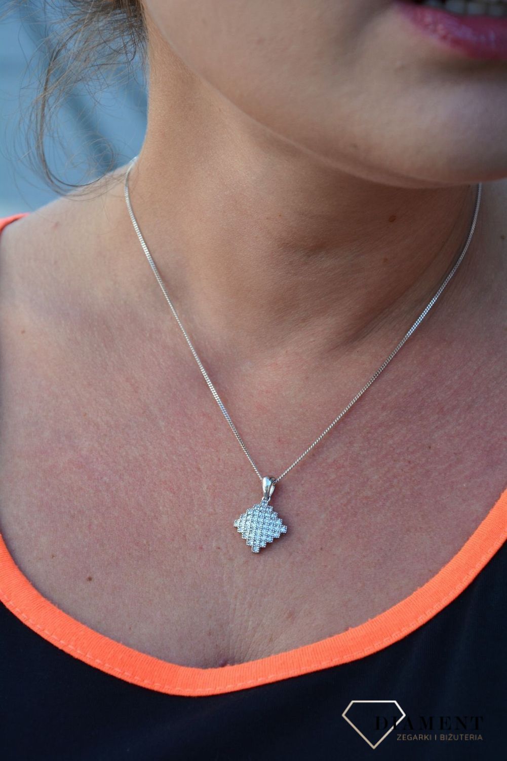 Srebrna zawieszka w kształcie kwadratu z cyrkonią DIA-ZAW-3194-925.jpg