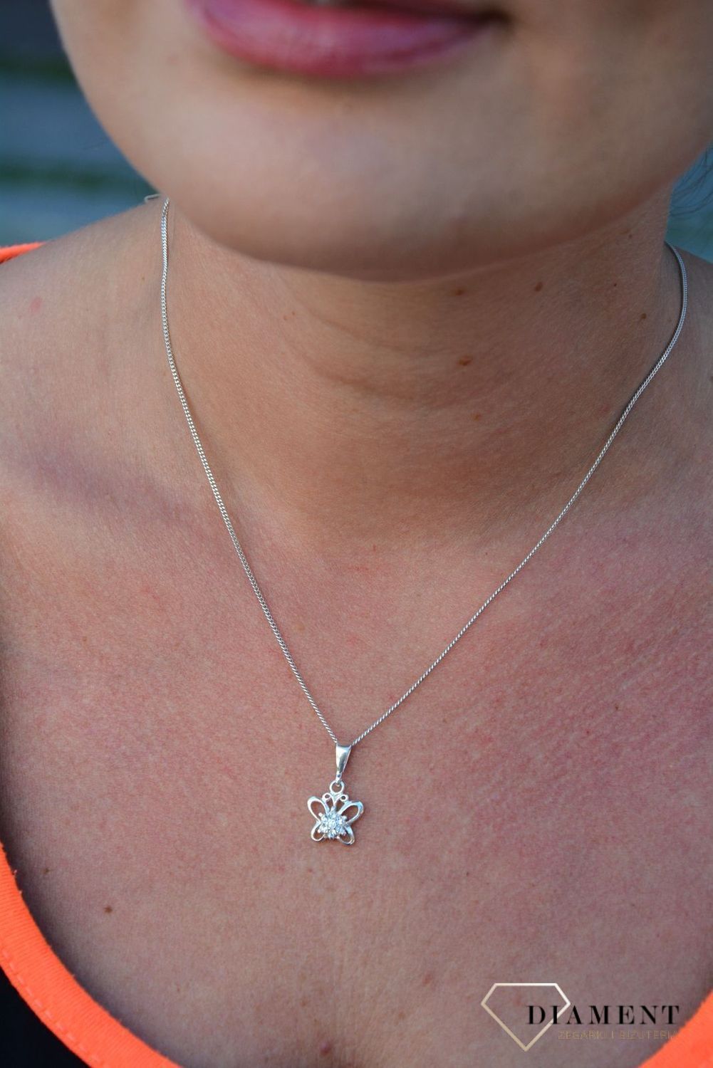 Srebrna zawieszka motylek z cyrkonią DIA-ZAW-3203-925.jpg