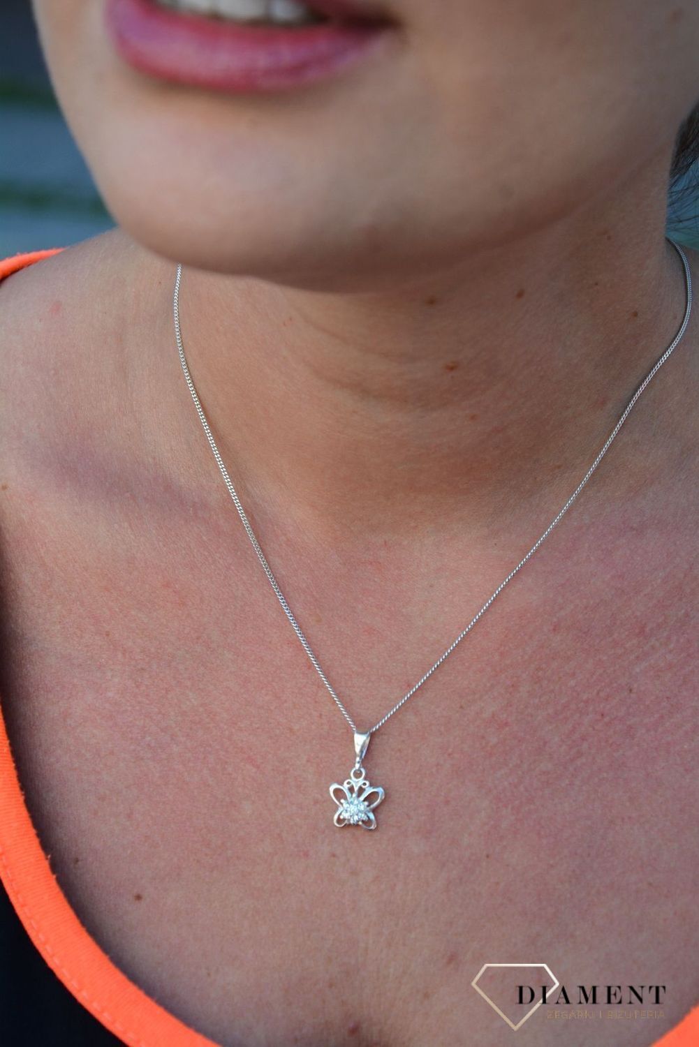 Srebrna zawieszka motylek z cyrkonią DIA-ZAW-3203-925.jpg