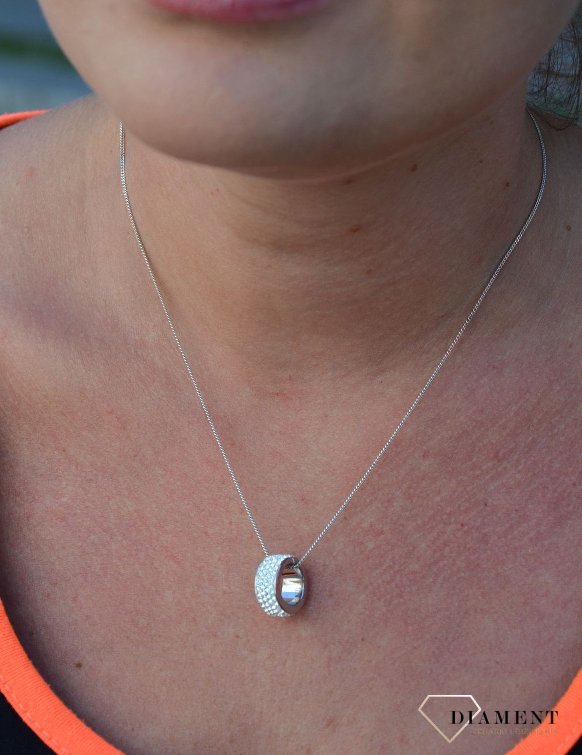 Srebrna zawieszka kółko ozdobione cyrkonią DIA-ZAW-3207-925.jpg