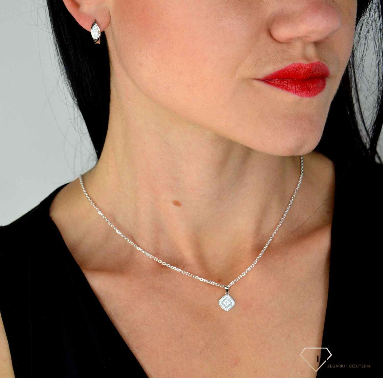 Zawieszka srebrna kwadratowa z cyrkoniami DIA-ZAW-3210-925.jpg