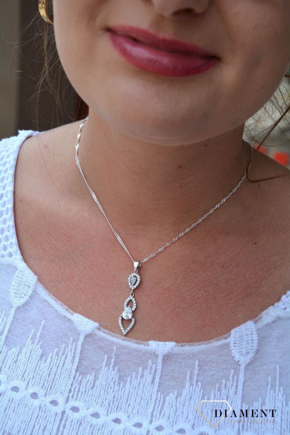 Zawieszka srebrna podłużna z cyrkoniami DIA-ZAW-3211-925.jpg