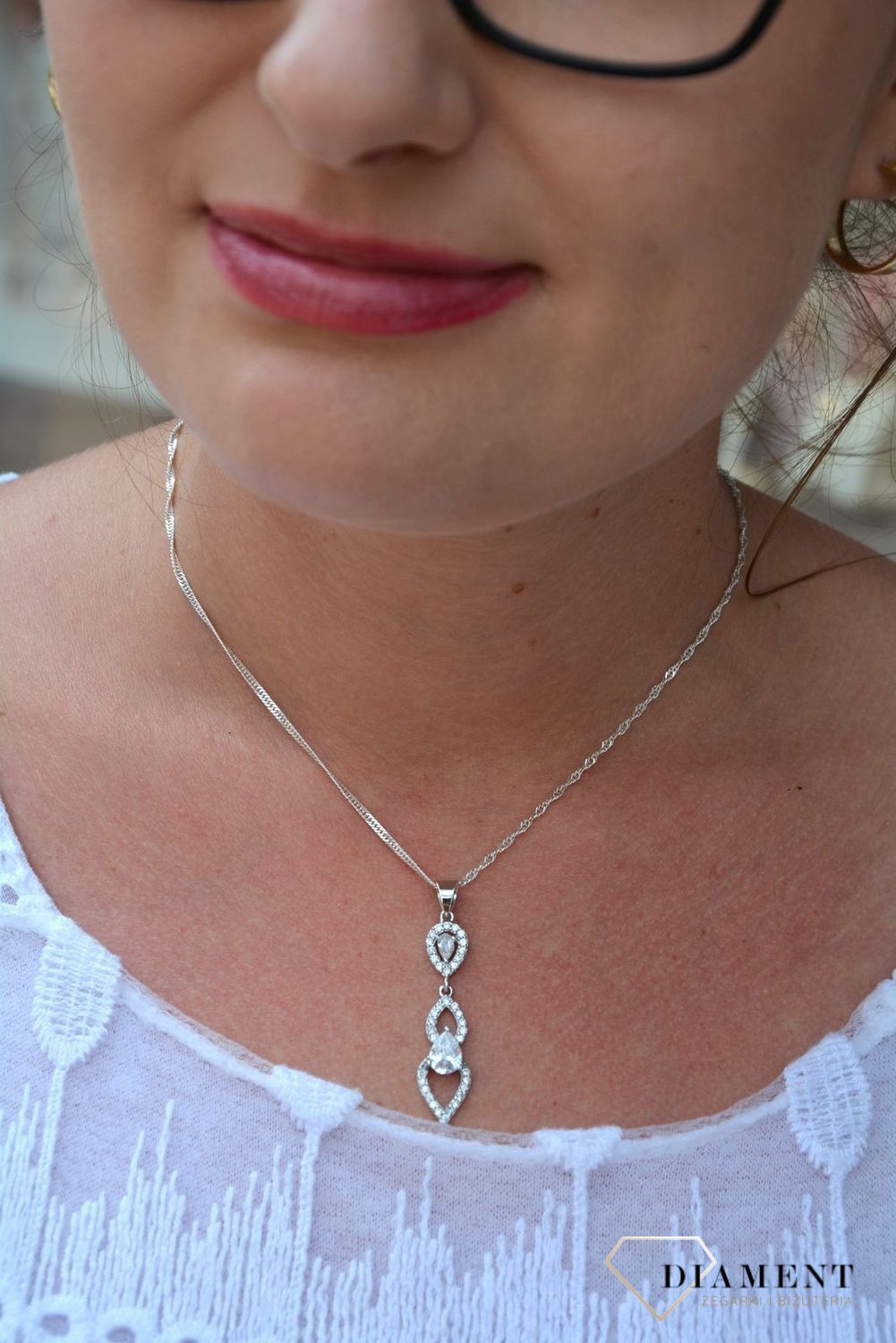 Zawieszka srebrna podłużna z cyrkoniami DIA-ZAW-3211-925.jpg