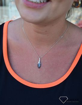 Srebrna zawieszka łezka z masą perłową DIA-ZAW-3212-925. Srebrna zawieszka wykonana z najwyższej jakości próby 925 (2).JPG