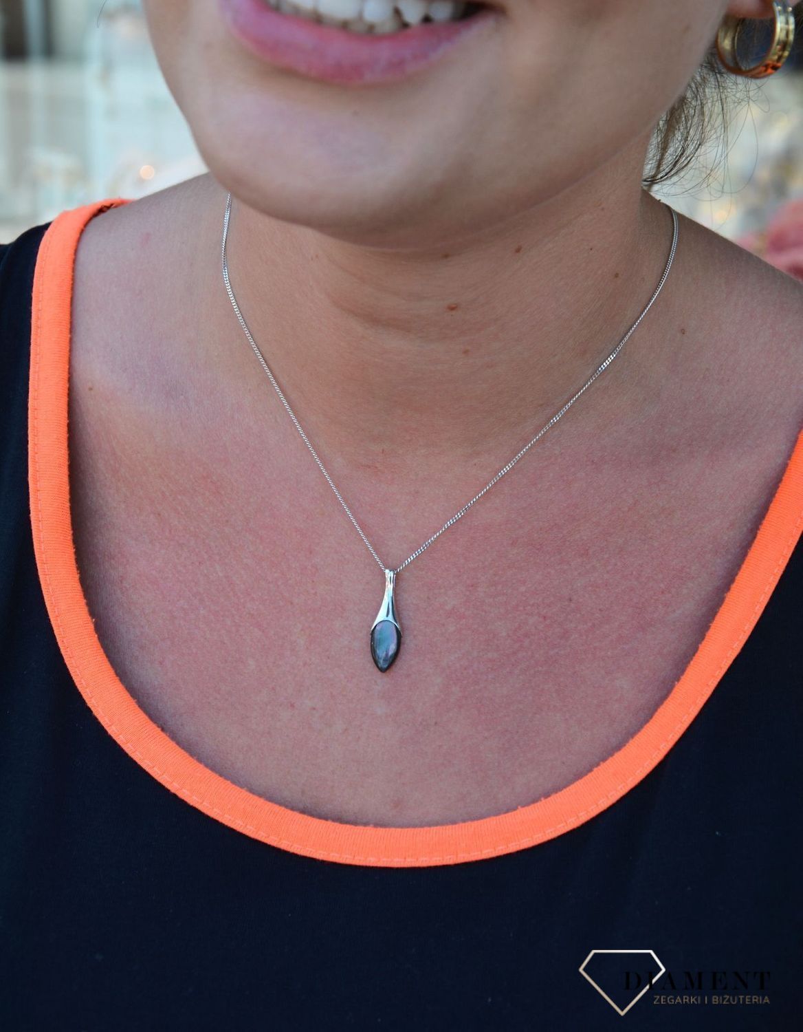 Srebrna zawieszka łezka z masą perłową DIA-ZAW-3212-925.jpg