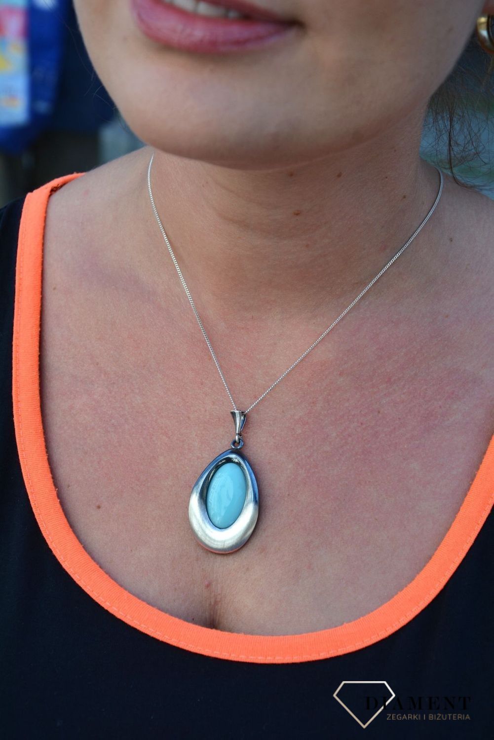 Srebrna zawieszka owal cieniowany z turkusem syntetycznym DIA-ZAW-3216-925.jpg