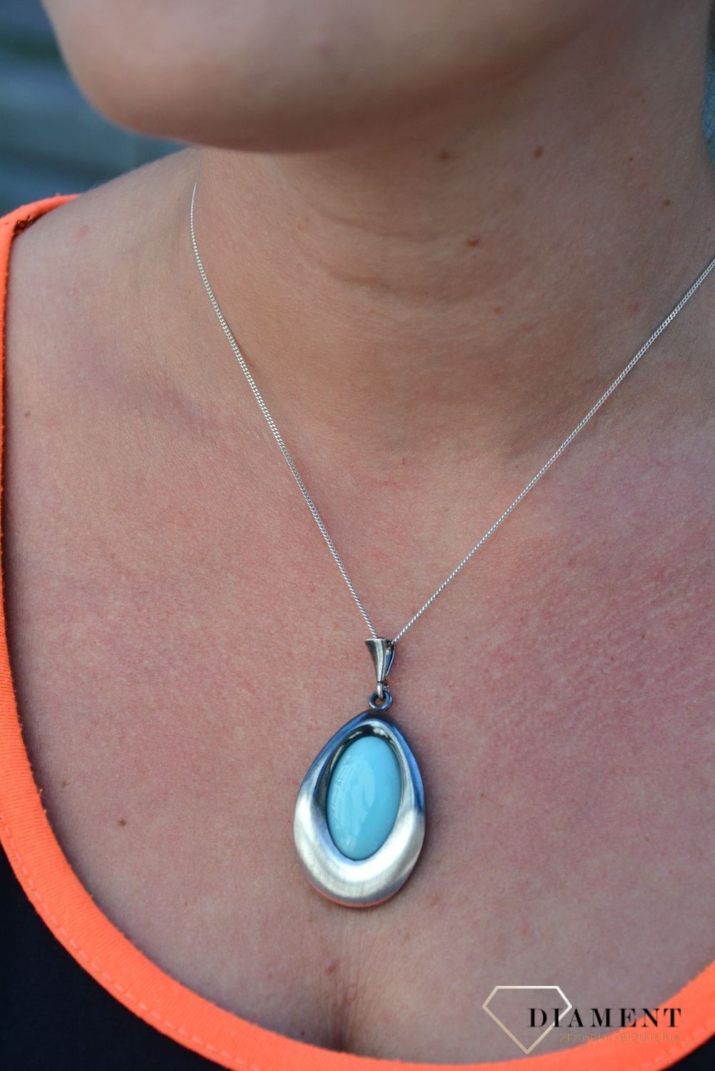 Srebrna zawieszka owal cieniowany z turkusem syntetycznym DIA-ZAW-3216-925.jpg