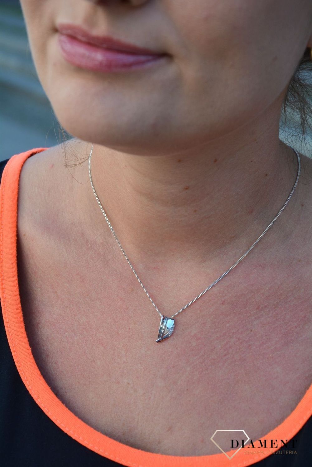 Srebrna zawieszka gładka z cyrkonią DIA-ZAW-3219-925.jpg