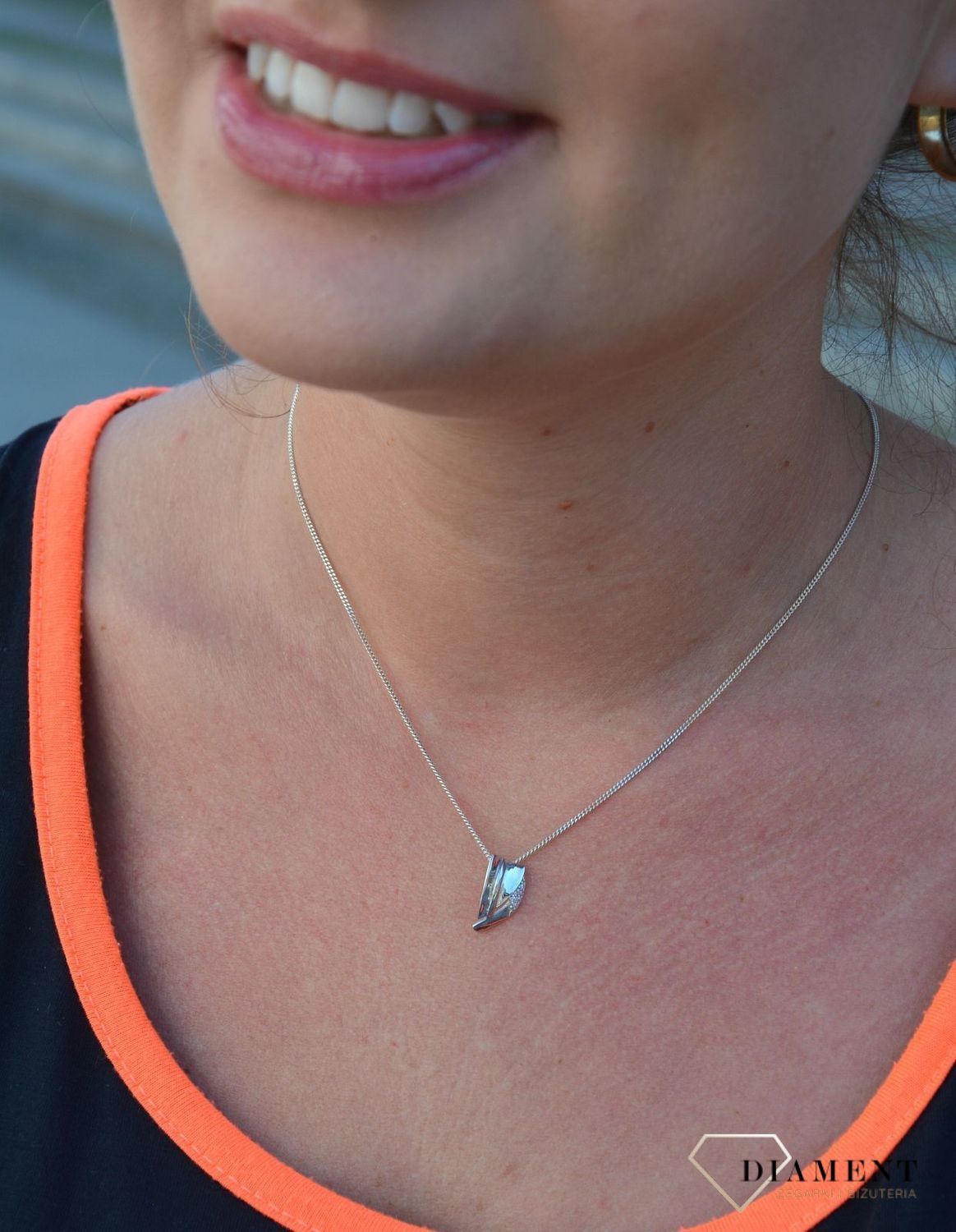 Srebrna zawieszka gładka z cyrkonią DIA-ZAW-3219-925.jpg