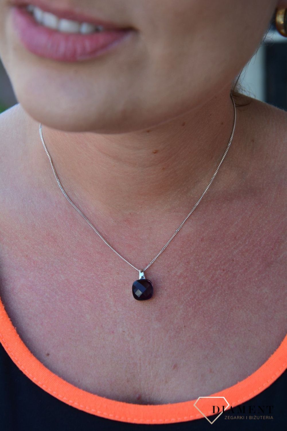 Srebrna zawieszka fioletowy kryształ kształt kwadrat DIA-ZAW-3225-925.jpg