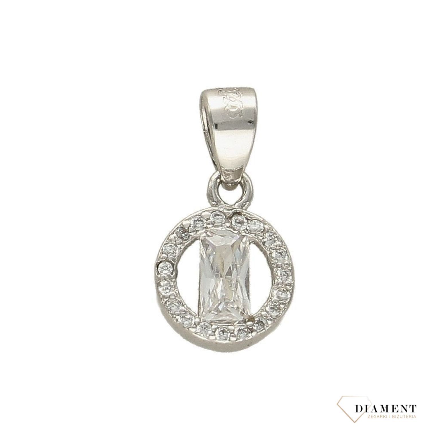Zawieszka srebrna kółko z cyrkoniami DIA-ZAW-3232-925.jpg