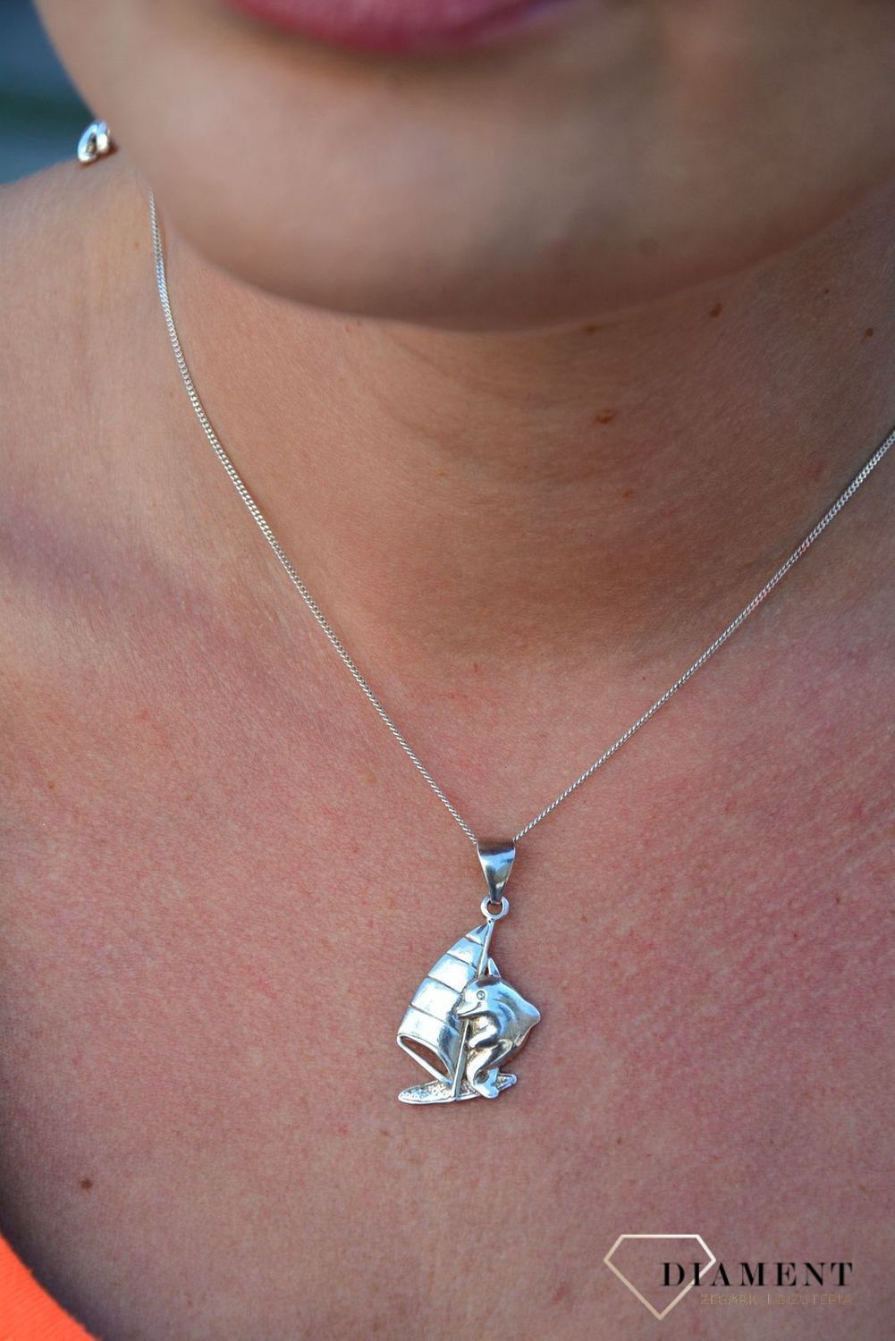 Srebrna zawieszka delfin na żaglach DIA-ZAW-3233-925.jpg