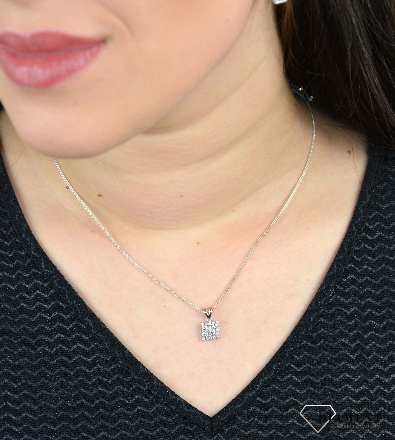 Srebrna zawieszka kwadrat z cyrkoniami DIA-ZAW-3336-925.jpg
