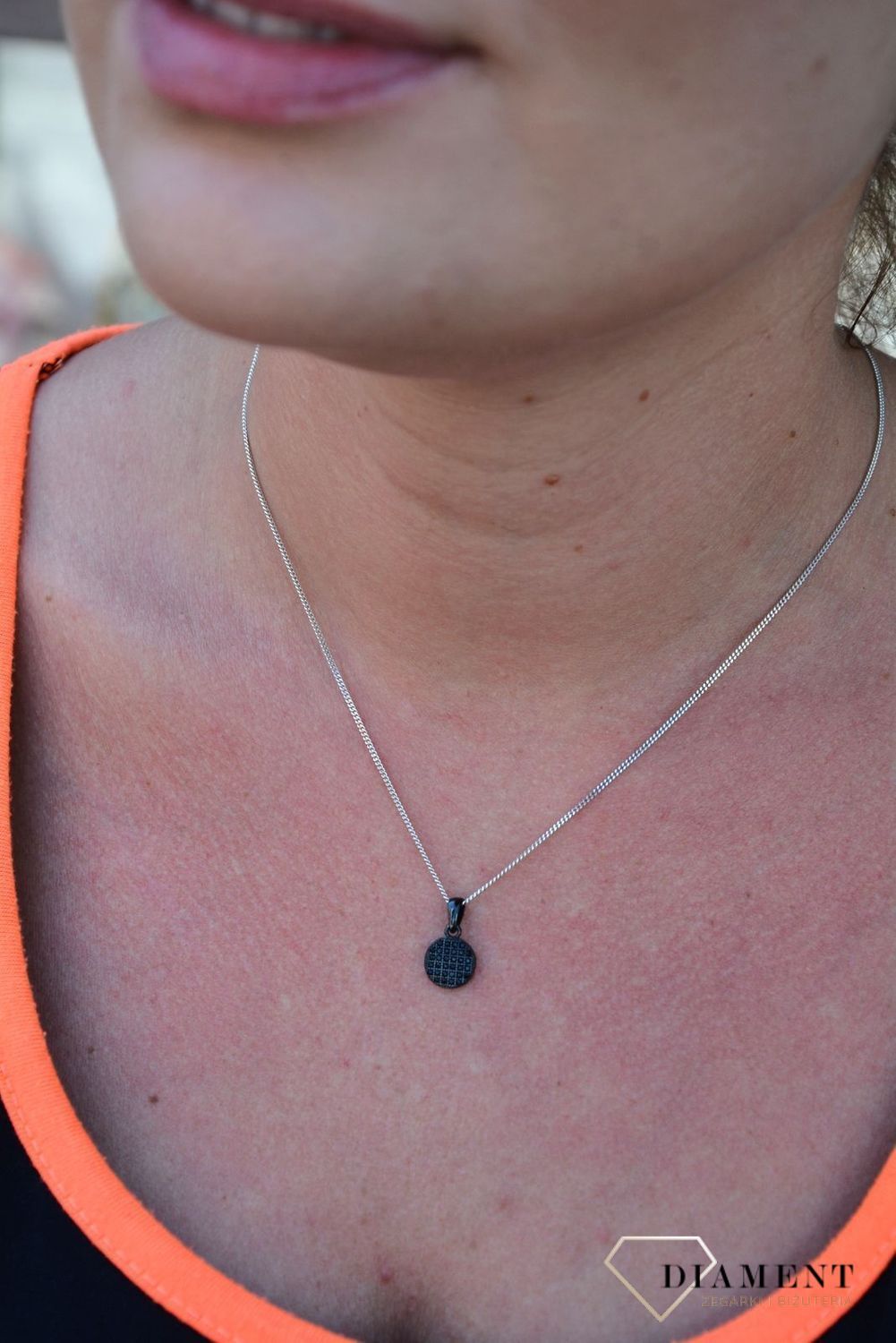 Srebrna zawieszka kółko z czarną cyrkonią DIA-ZAW-3337-925.jpg