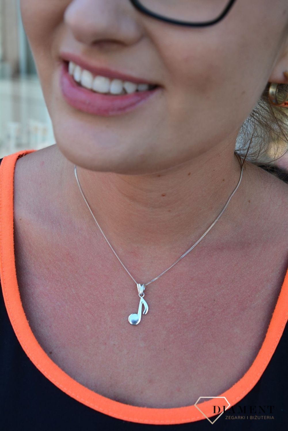Srebrna zawieszka w kształcie nutki DIA-ZAW-3341-925.jpg