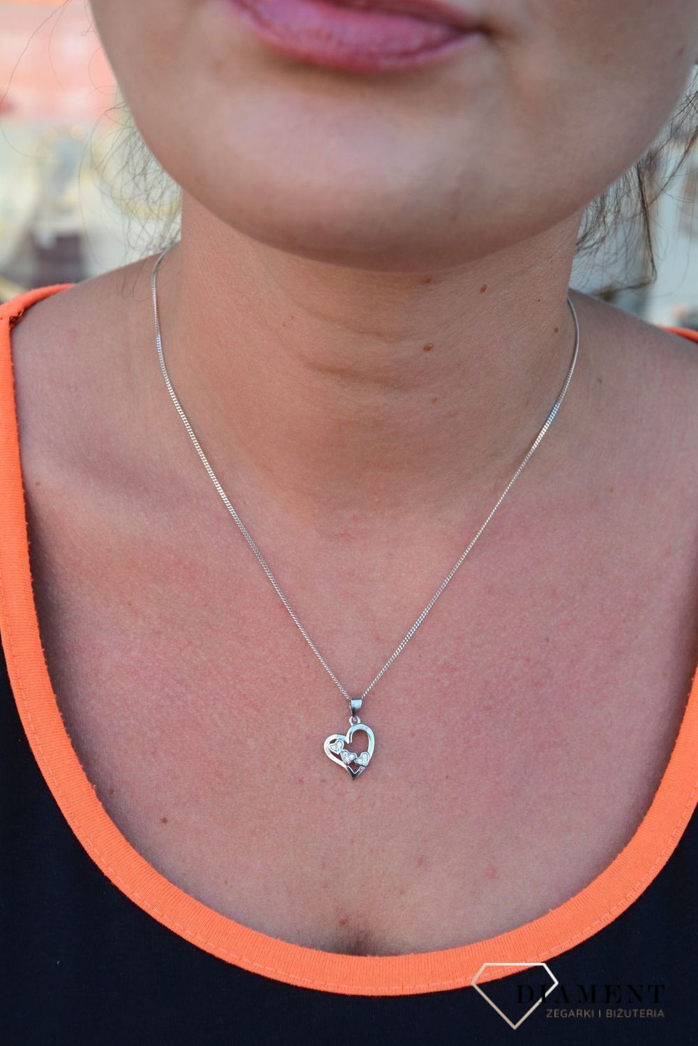 Srebrna zawieszka w kształcie serce z cyrkoniami DIA-ZAW-3532-925.jpg
