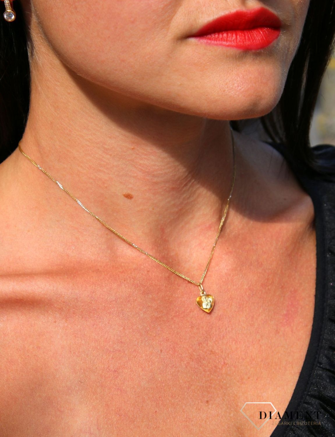 Złota zawieszka 333 medalik serce z Matka Boska Częstochowska DIA-ZAW-3663-333 (1).jpg