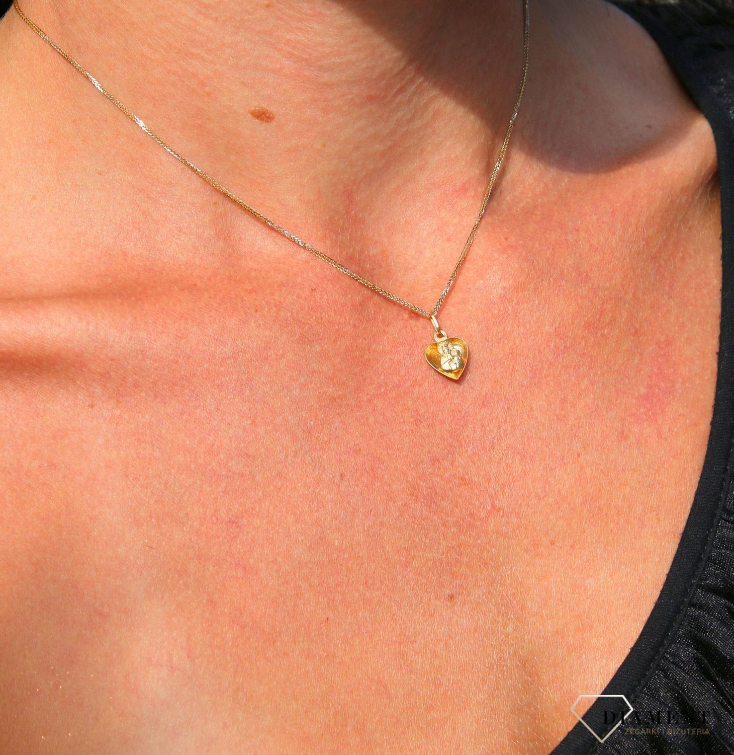 Złota zawieszka 333 medalik serce z Matka Boska Częstochowska DIA-ZAW-3663-333 (1).jpg