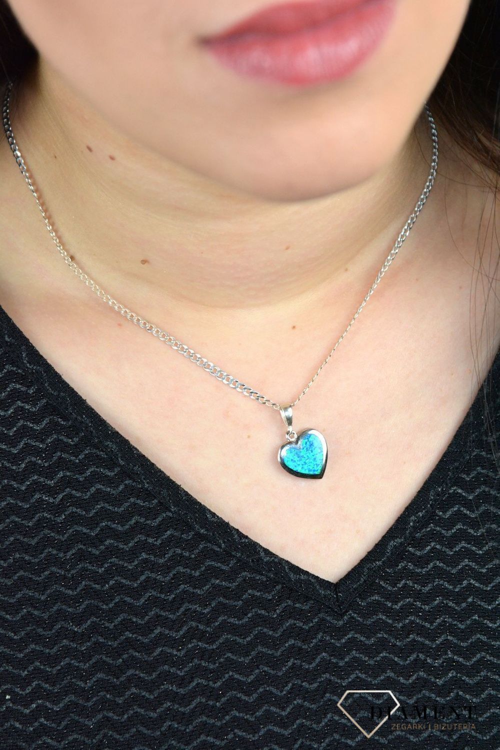 Srebrna zawieszka w kształcie serca ozdobiona opalem DIA-ZAW-3951-925.jpg