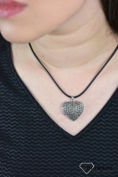 Srebrna zawieszka serce z markazytami Puzderko DIA-ZAW-3956-925. Srebrna zawieszka typu puzderko w kształcie serca. Puzderko zostało wykonane (3).JPG