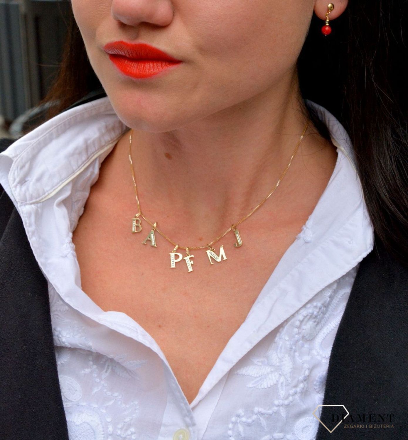 Złota zawieszka w kształcie literki M wykonana z wysokiej próby złota 585..jpg