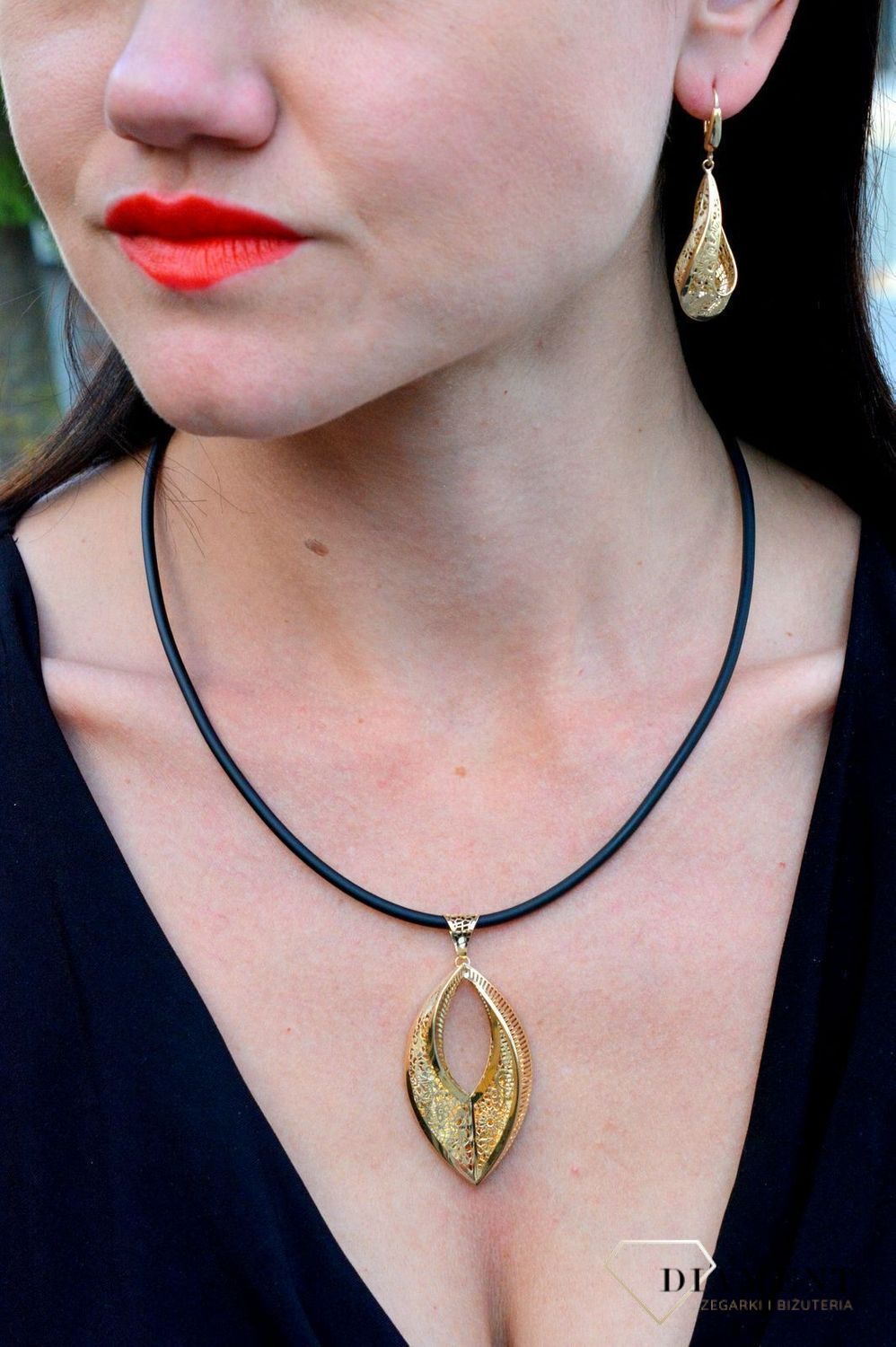 Złota zawieszka efektowna w nowoczesnym, ażurowym stylu DIA-ZAW-4304-585.jpg