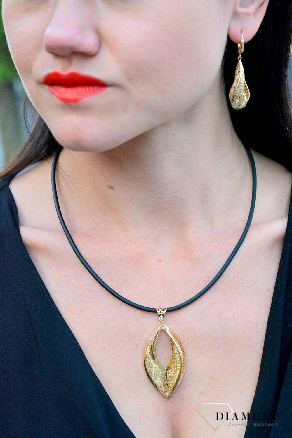 Złota zawieszka efektowna w nowoczesnym, ażurowym stylu DIA-ZAW-4304-585.jpg