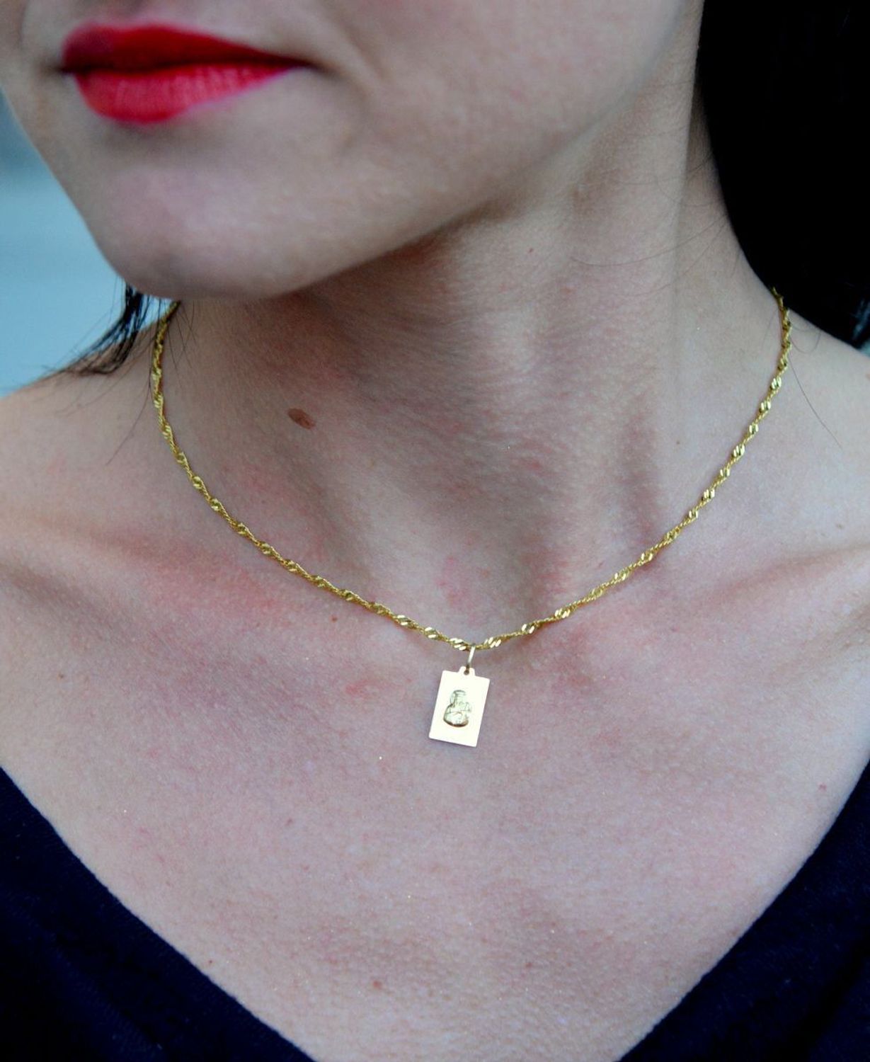 Złota zawieszka prostokątny medalik z Matką Boską DIA-ZAW-4356-585.jpg