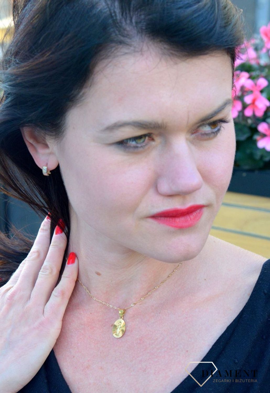 Złota zawieszka owalny grawerowany medalik z wizerunkiem DIA-ZAW-4365-585 (1).jpg