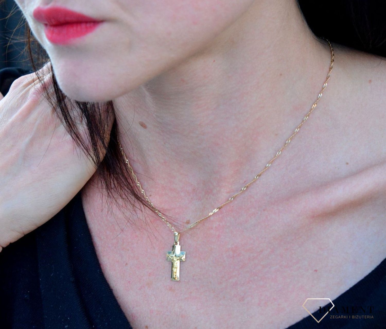 Złota zawieszka krzyżyk z wizerunkiem DIA-ZAW-4368-585.jpg
