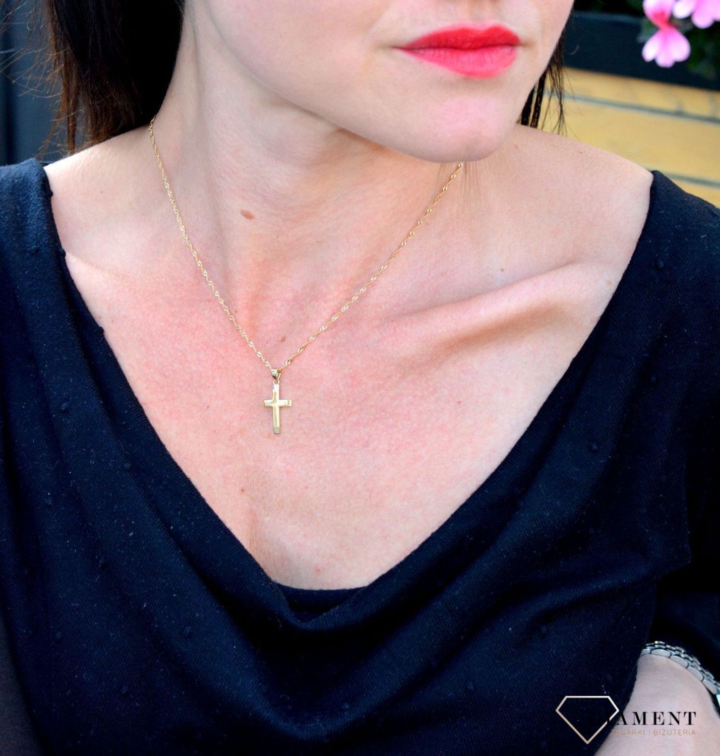 Złota zawieszka gładki krzyżyk, ścięte brzegi DIA-ZAW-4369-585.jpg