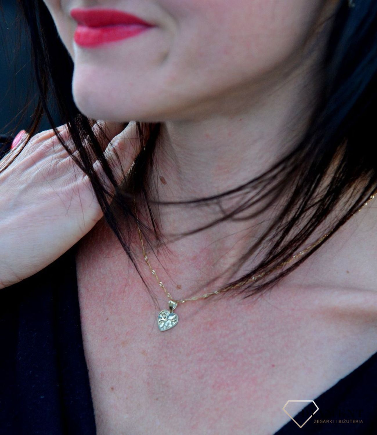 Złota zawieszka grawerowane serce z ozdobnym wzorem DIA-ZAW-4393-585. Złota zawieszka w kształcie grawerowanego serca z ozdobnym wzorem.jpg