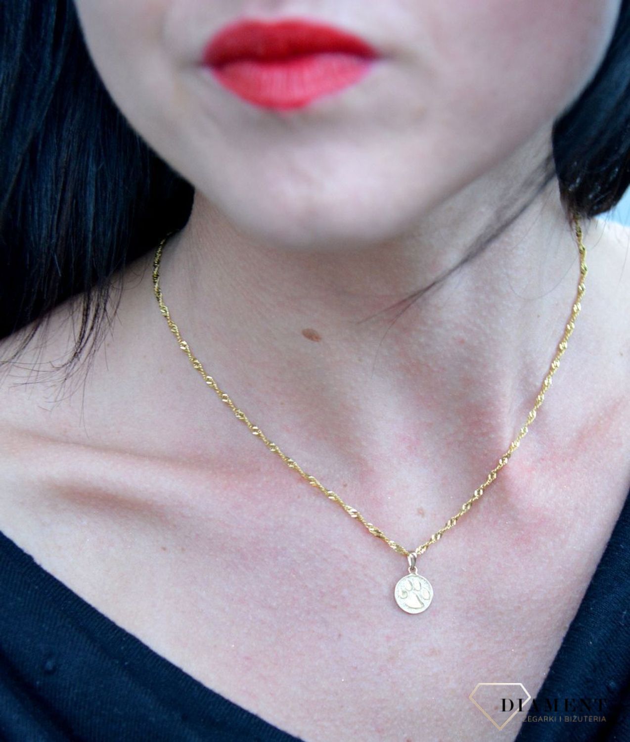 Złota zawieszka okrągła z psią łapką DIA-ZAW-4396-585. Zawieszka dla miłośników psów. Złota zawieszka wykonana z najwyższej próby 585.jpg