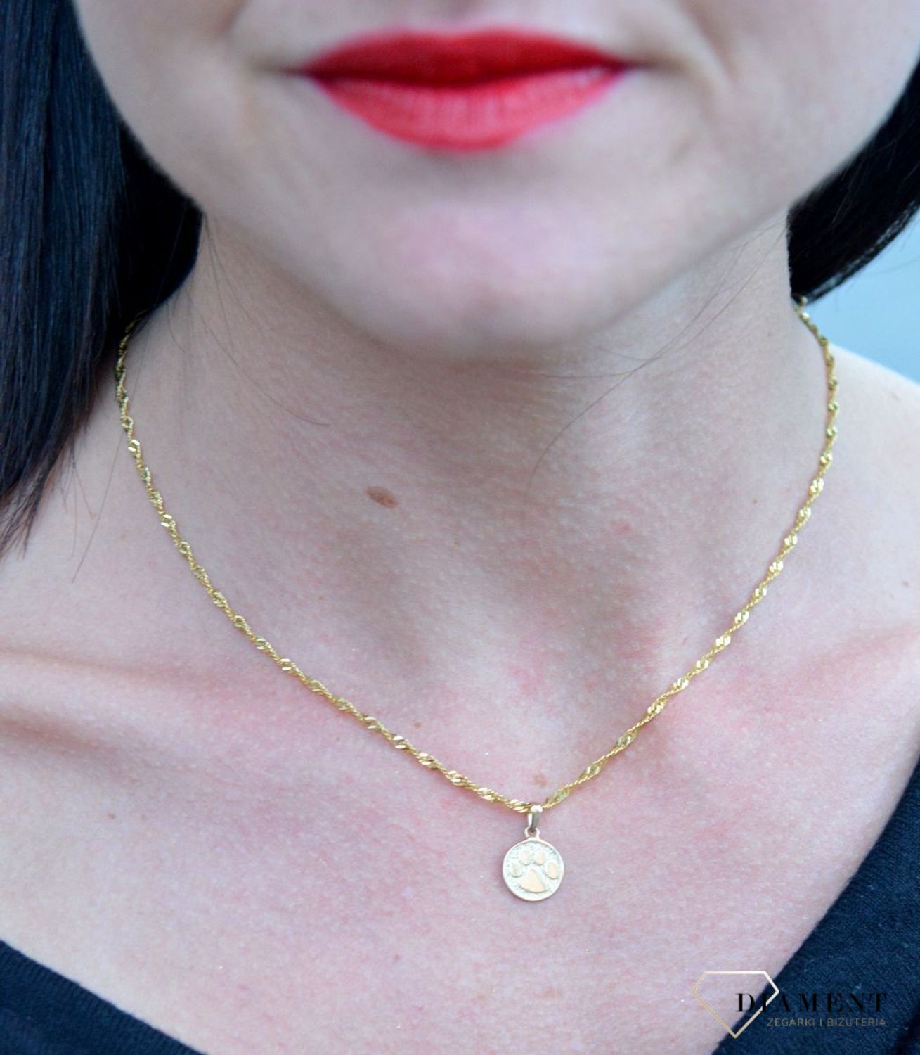 Złota zawieszka okrągła z psią łapką DIA-ZAW-4396-585. Zawieszka dla miłośników psów. Złota zawieszka wykonana z najwyższej próby 585.jpg